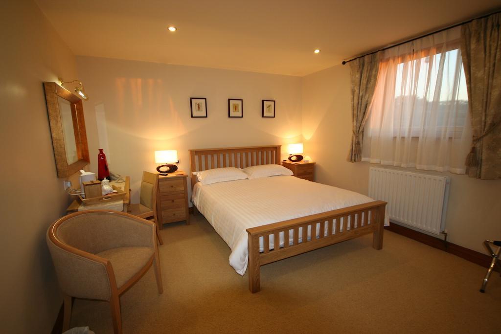 Three Horseshoes Country Inn Leek Room photo