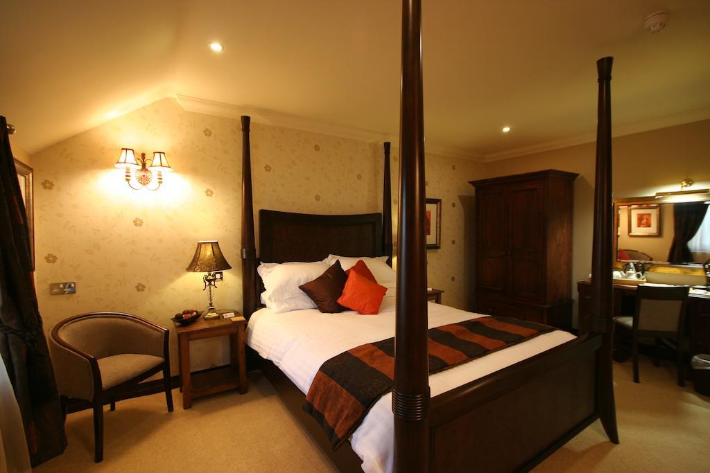 Three Horseshoes Country Inn Leek Room photo
